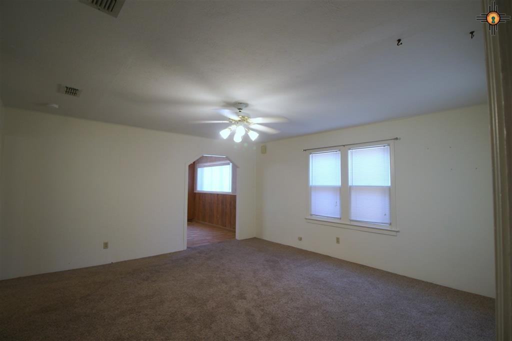 1421 Ross St - Photo 7 of 32