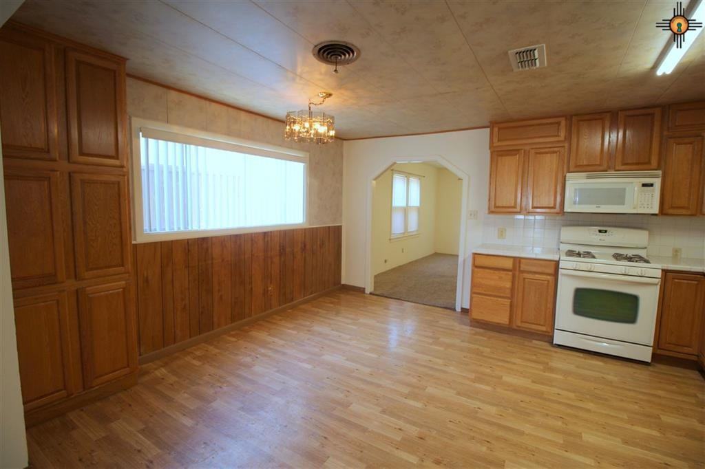 1421 Ross St - Photo 5 of 32