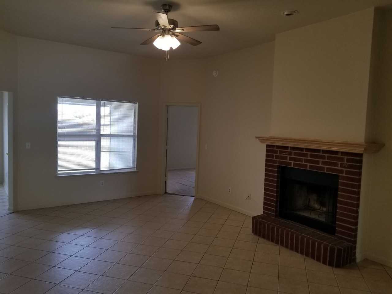 118 Boxer St - Photo 3 of 23