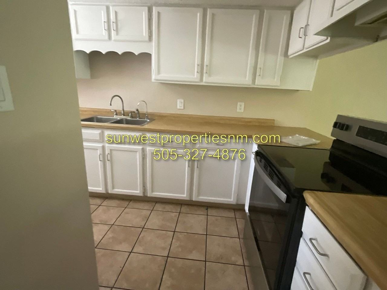 1054 E Navajo St - Photo 3 of 24
