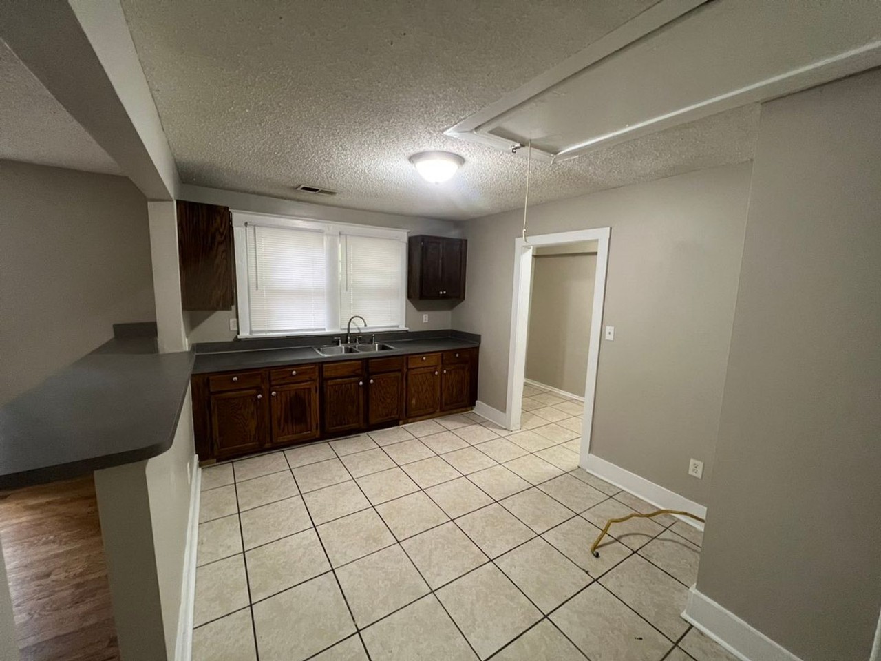 477 Marianna St - Photo 3 of 8