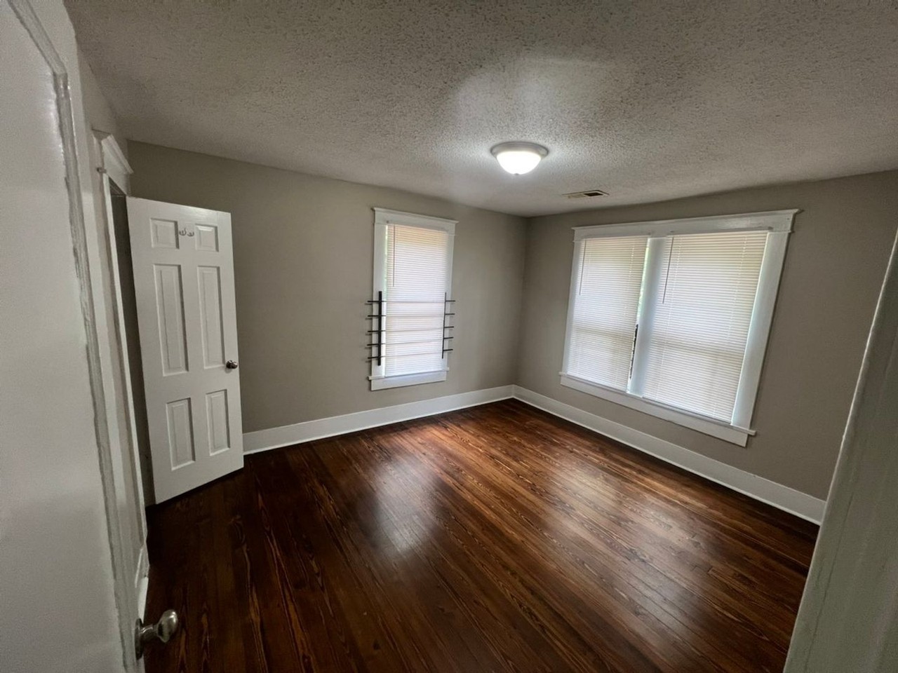 477 Marianna St - Photo 5 of 8