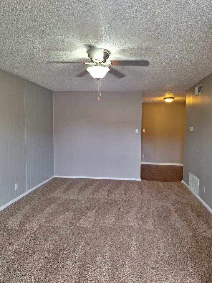 Lawnwood Apartments - Photo 2 of 12