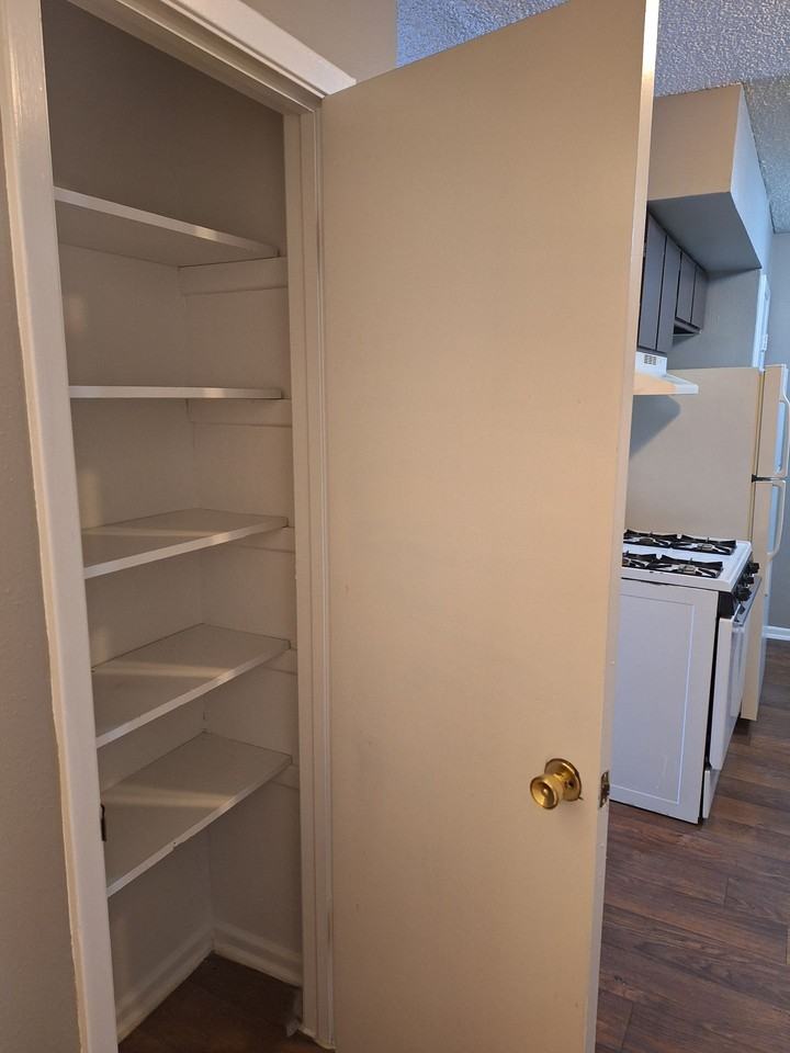 Lawnwood Apartments - Photo 4 of 12