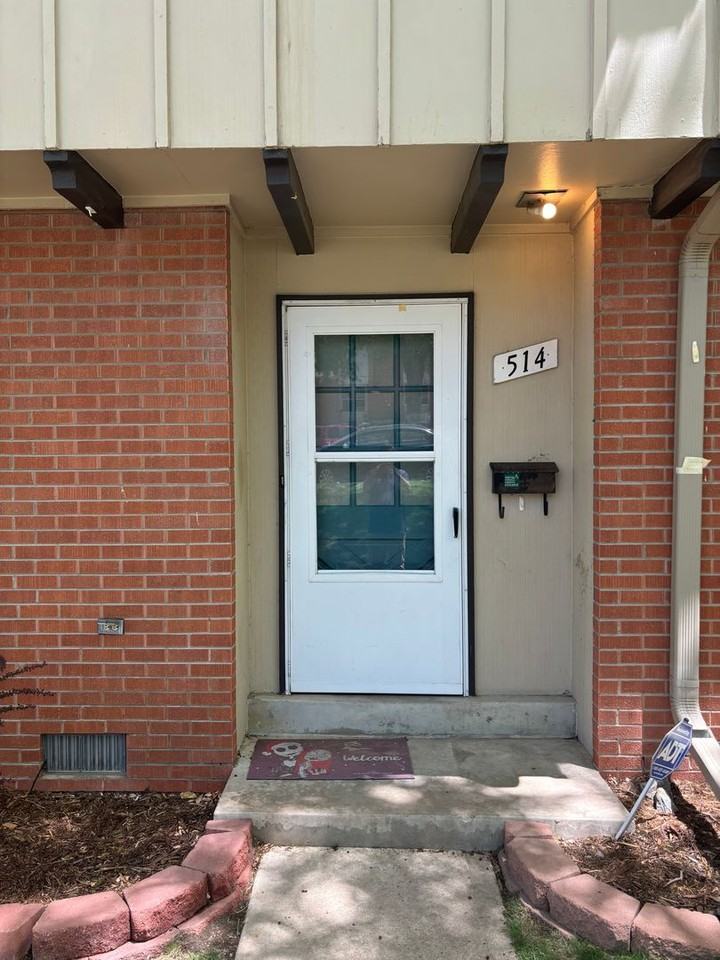 514 S Xenon Ct - Photo 2 of 44