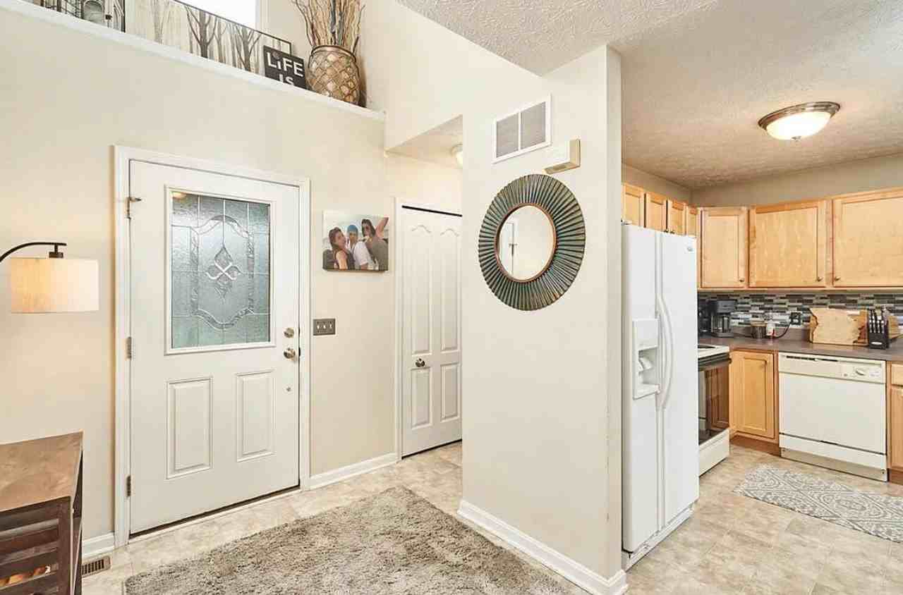 2478 Cedar Creek Ln - Photo 3 of 14