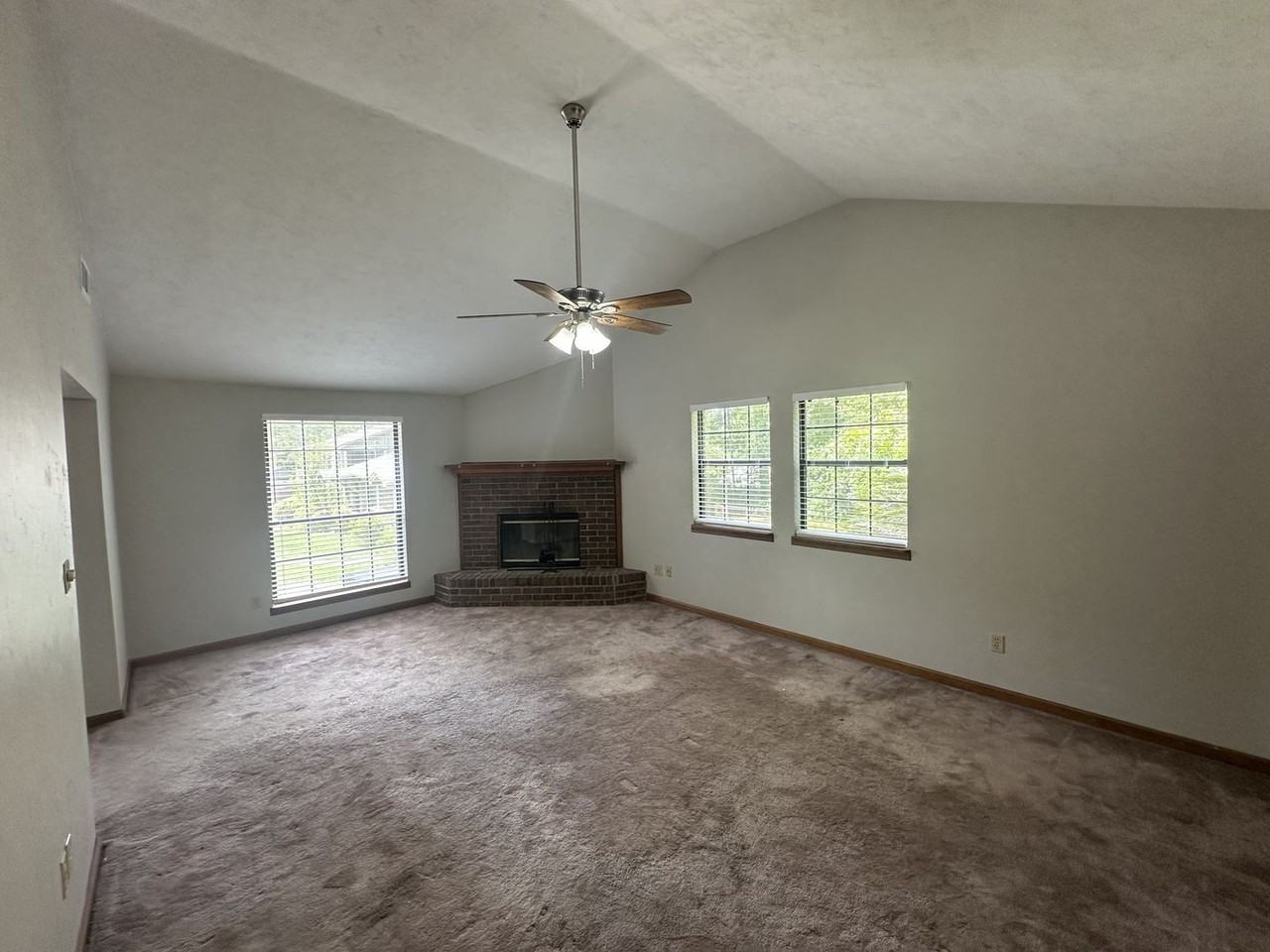 2084 Pats Pl - Photo 5 of 16