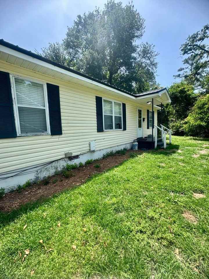 200 N Jefferson St - Photo 2 of 11