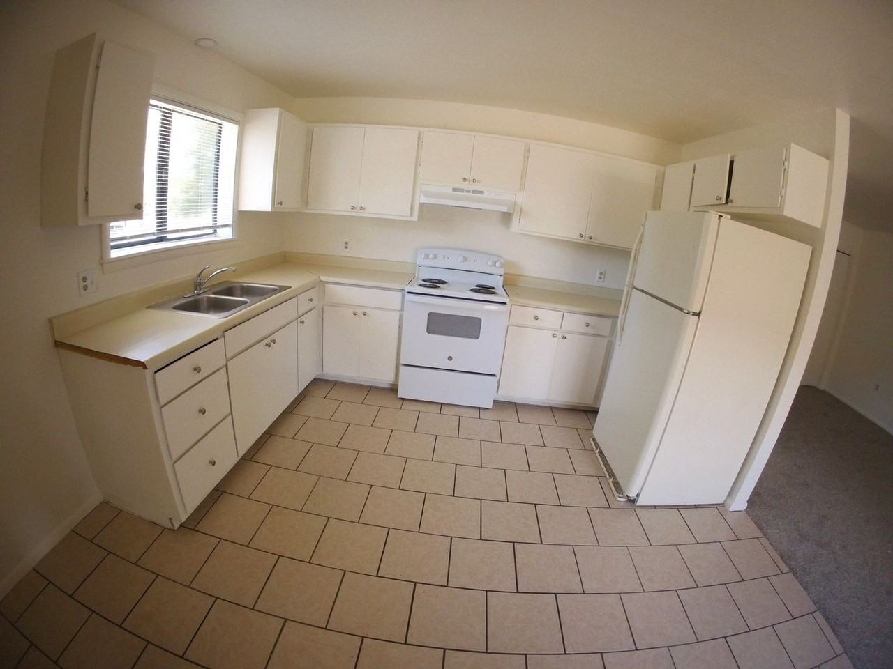 2905 N 3rd St #1 - Photo 5 of 13