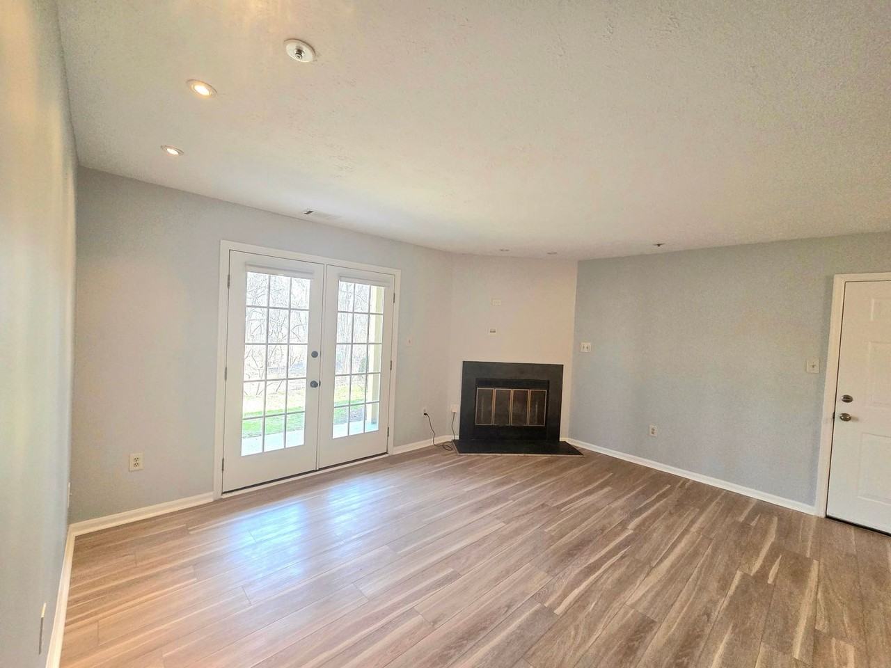 4728 Dorsey Hall Dr - Photo 3 of 18