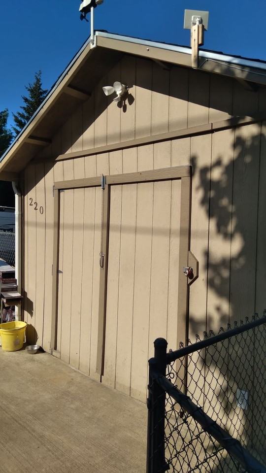 220 Ne Ivan St - Photo 3 of 6