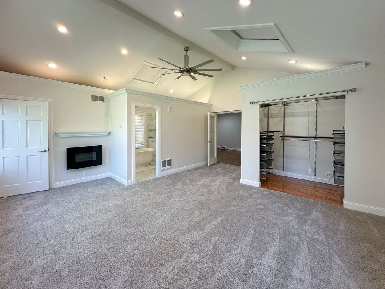 21203 River Rd - Photo 3 of 48