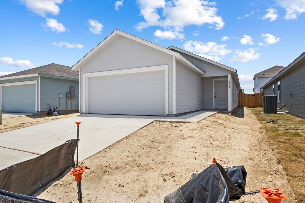 8526 Logan Sapphire - Photo 3 of 25