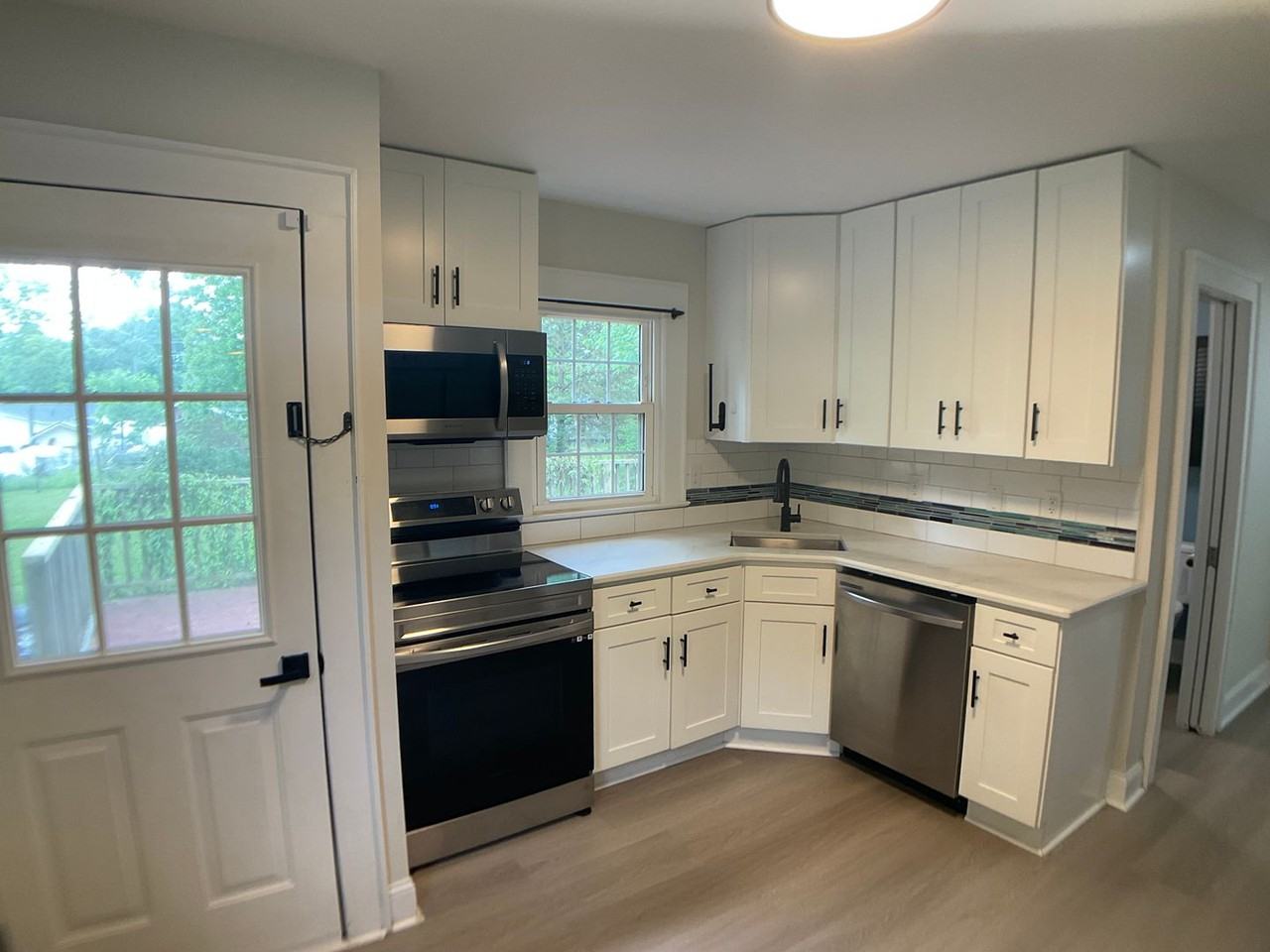 1015 Washington St - Photo 3 of 18
