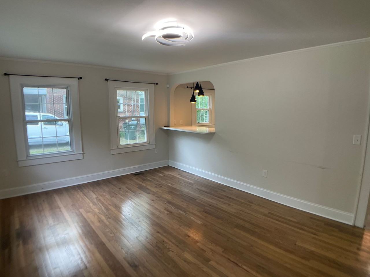 1015 Washington St - Photo 7 of 18
