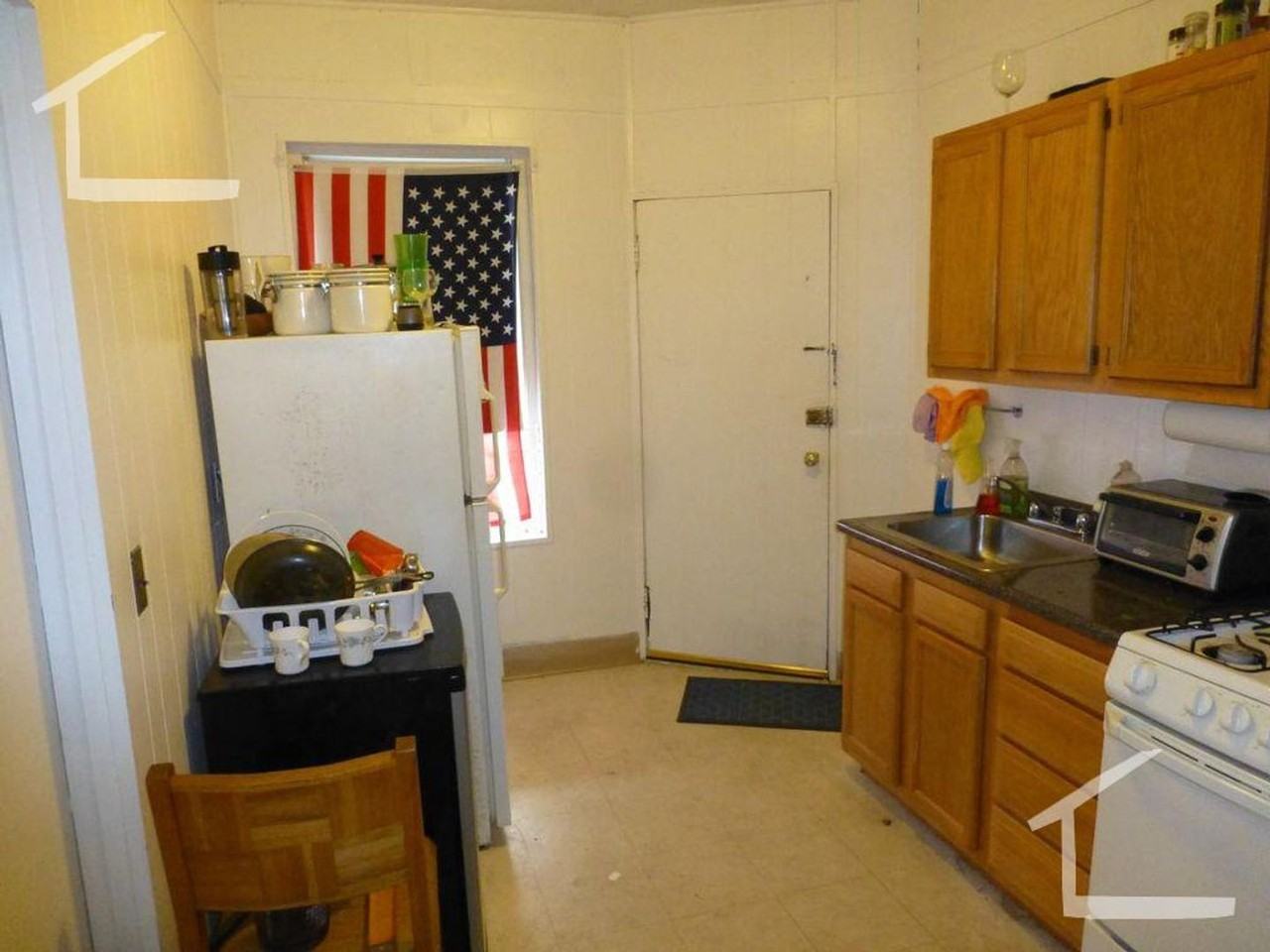 133 Englewood Ave - Photo 7 of 15