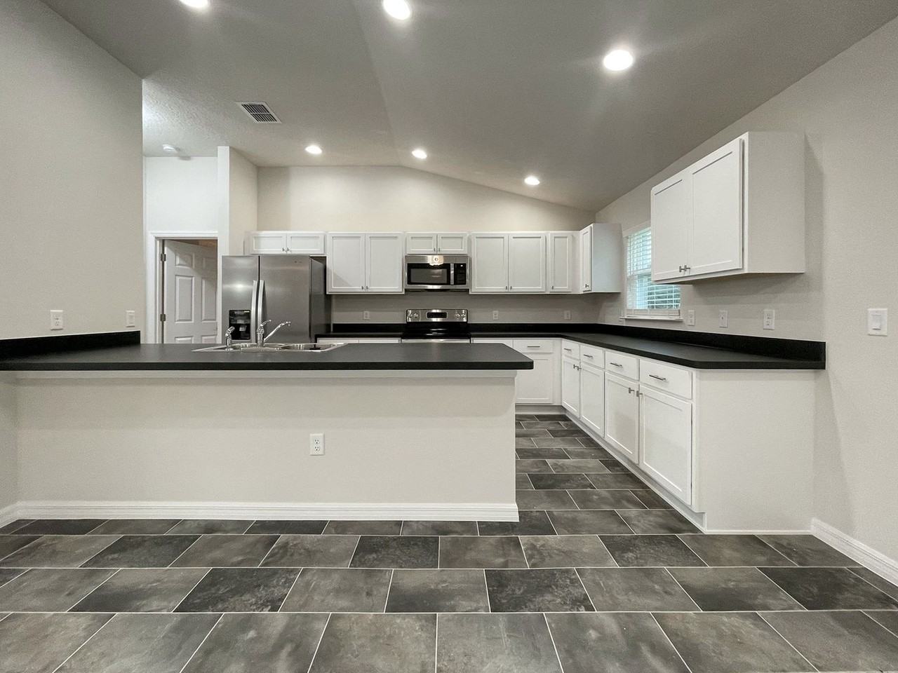 13585 Sw 40th Cir - Photo 2 of 17