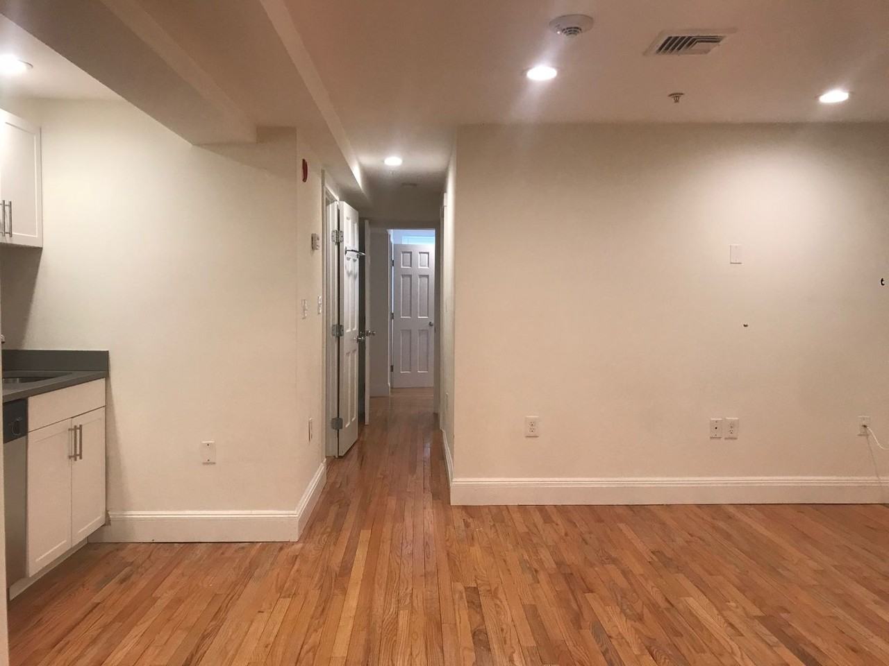 10 Brainerd Rd - Photo 4 of 10
