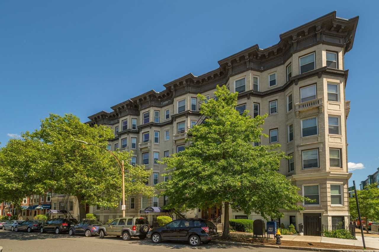 1296 Commonwealth Ave - Photo 2 of 29