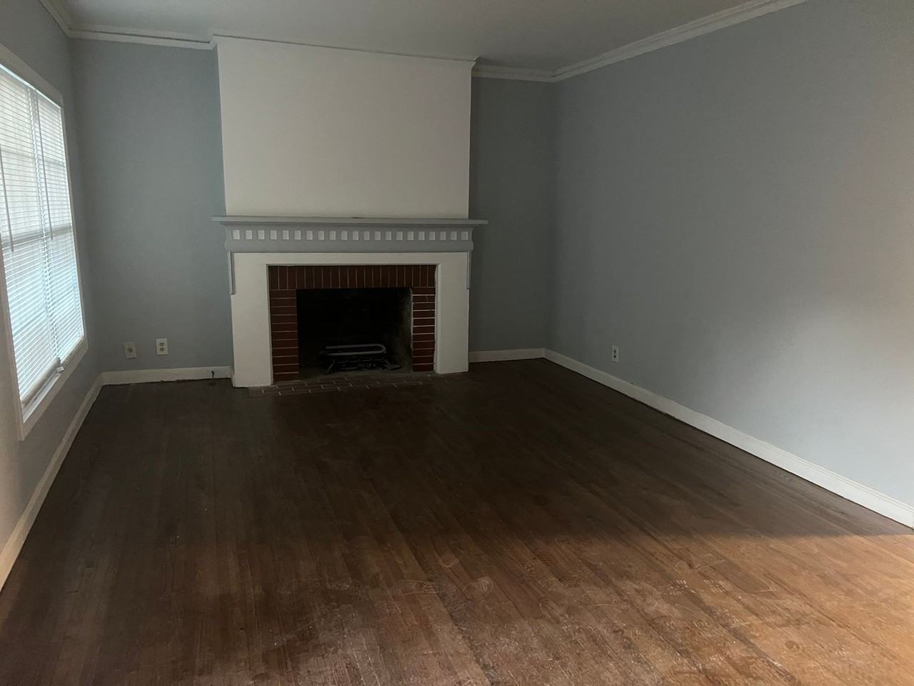 1945 N Main St - Photo 2 of 15