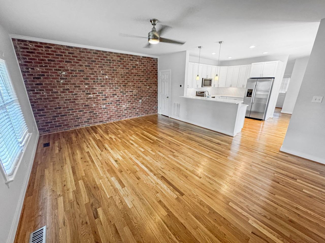 1320 Perry St - Photo 2 of 21