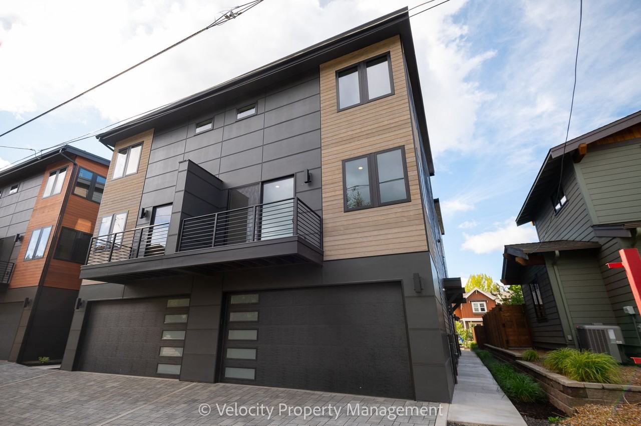 26 Nw Mccann Ave #3 - Photo 2 of 17