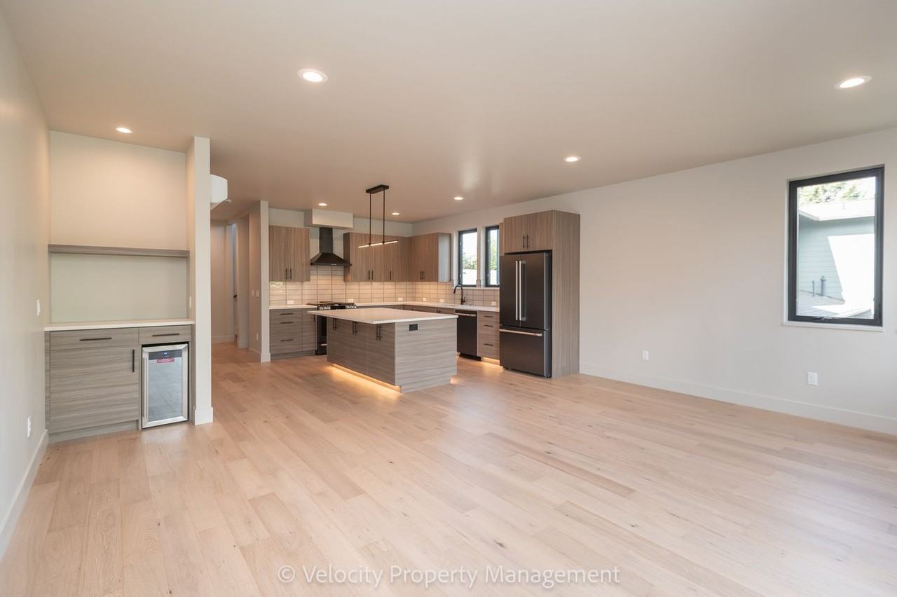26 Nw Mccann Ave #3 - Photo 7 of 17