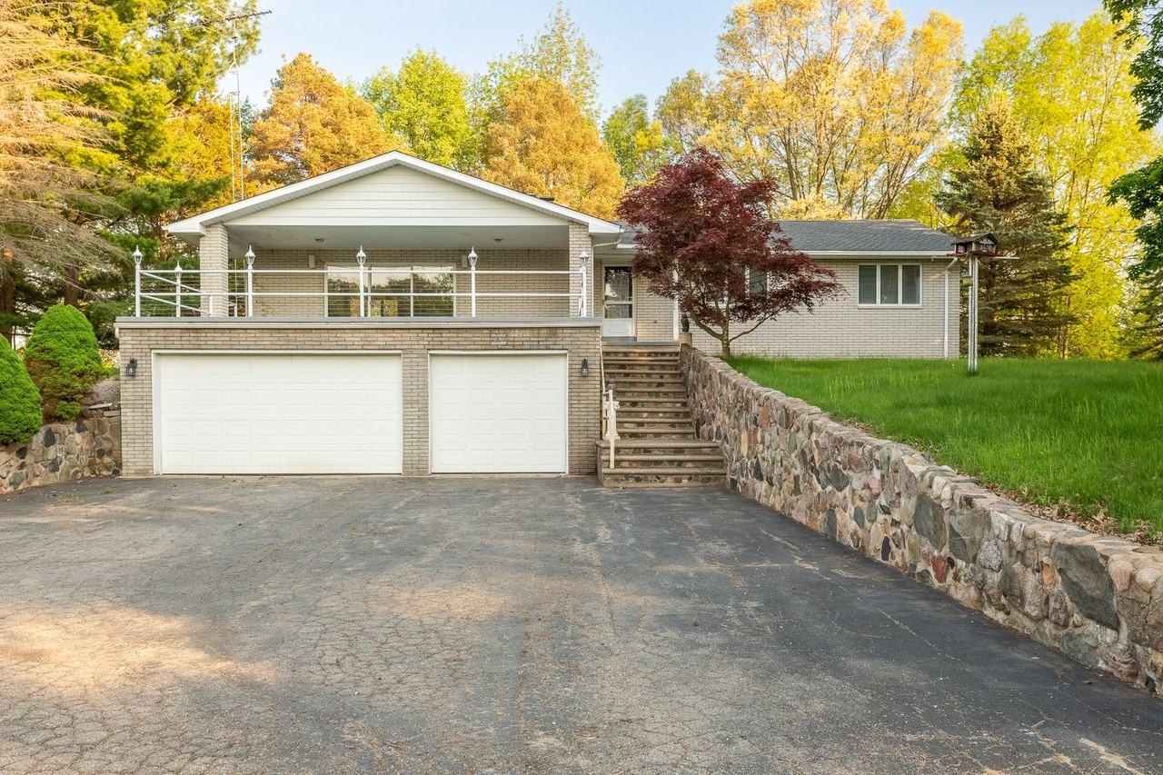 20469 Barton Rd - Photo 2 of 50