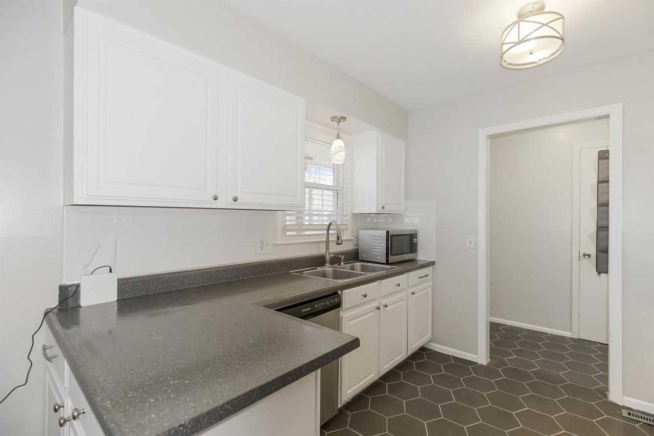 Spacious & Updated Home in Lee's Summit – Great Location! - Photo 5 of 17