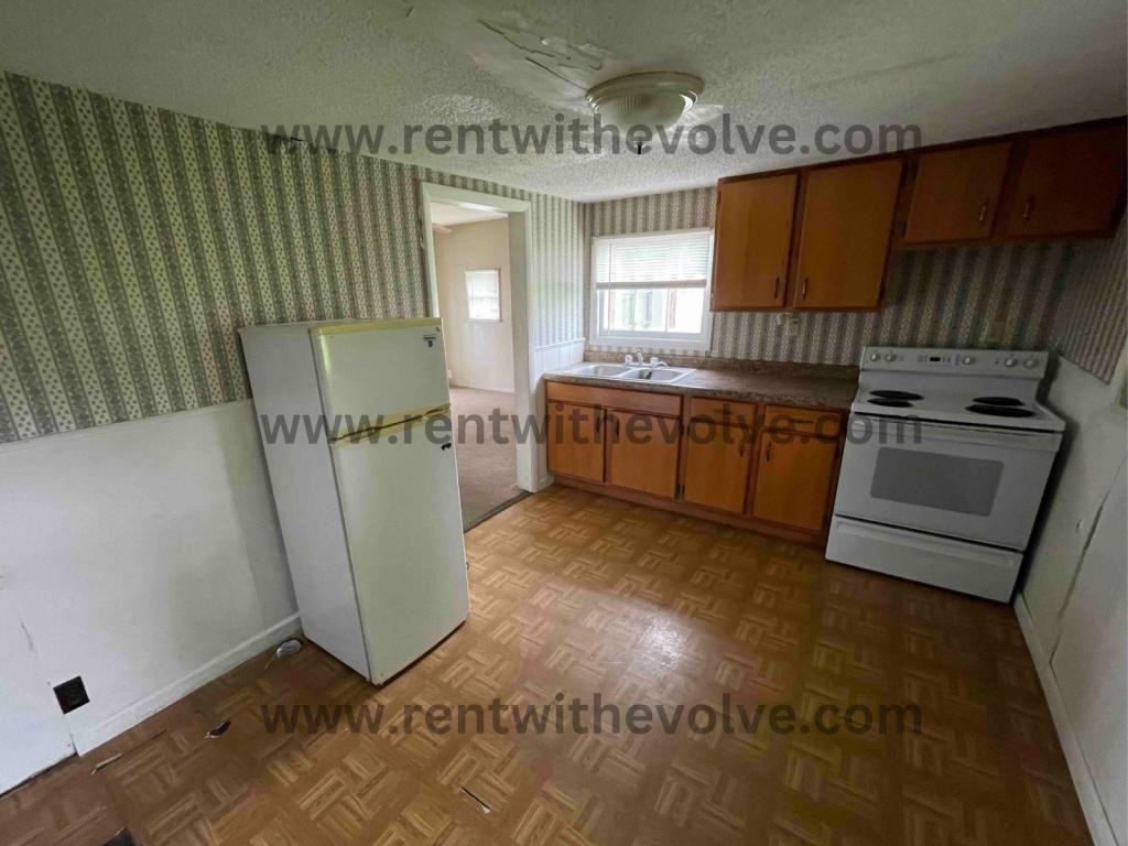 100 East Williams Street - Photo 4 of 5