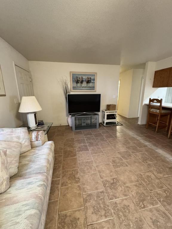 6615 Nielson Way - Photo 4 of 12