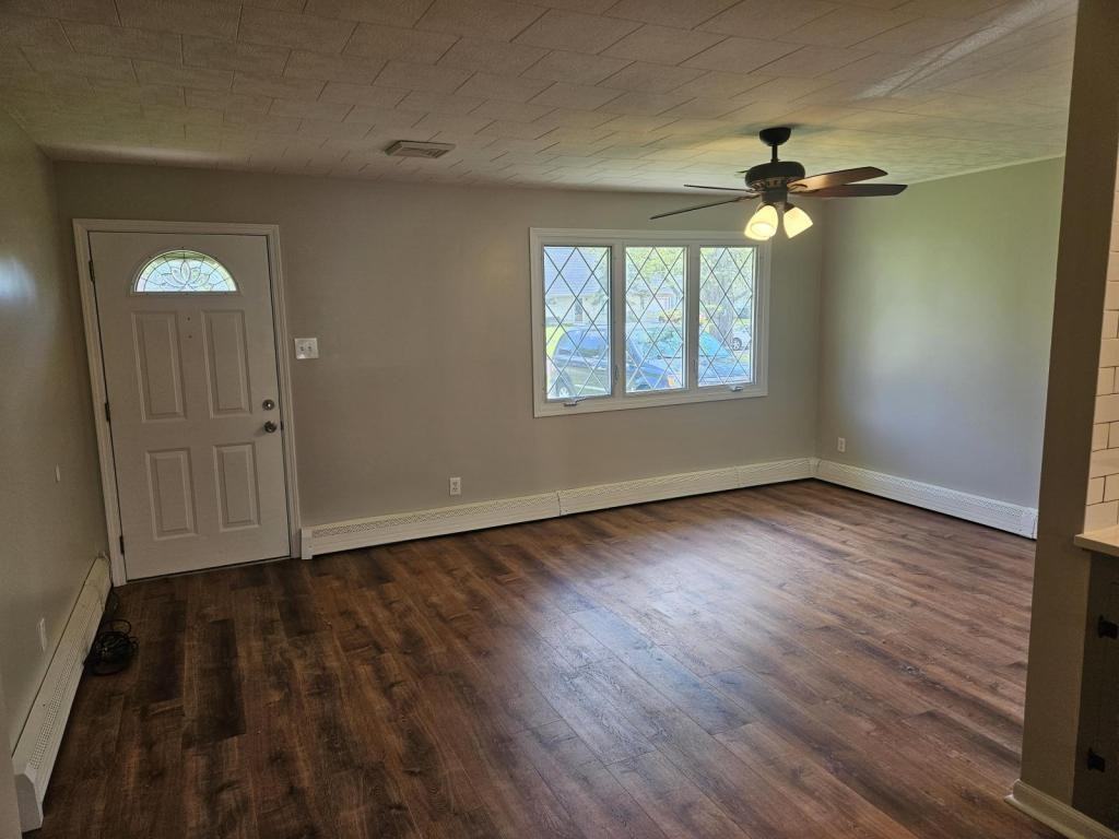 1883 Broadway - Photo 3 of 26