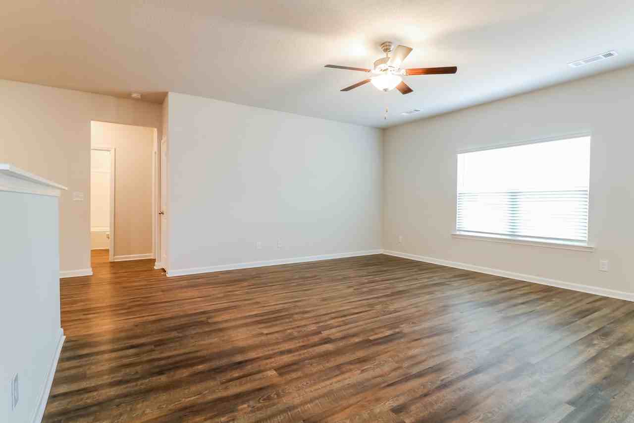 3281 Bridgewood Dr - Photo 2 of 17