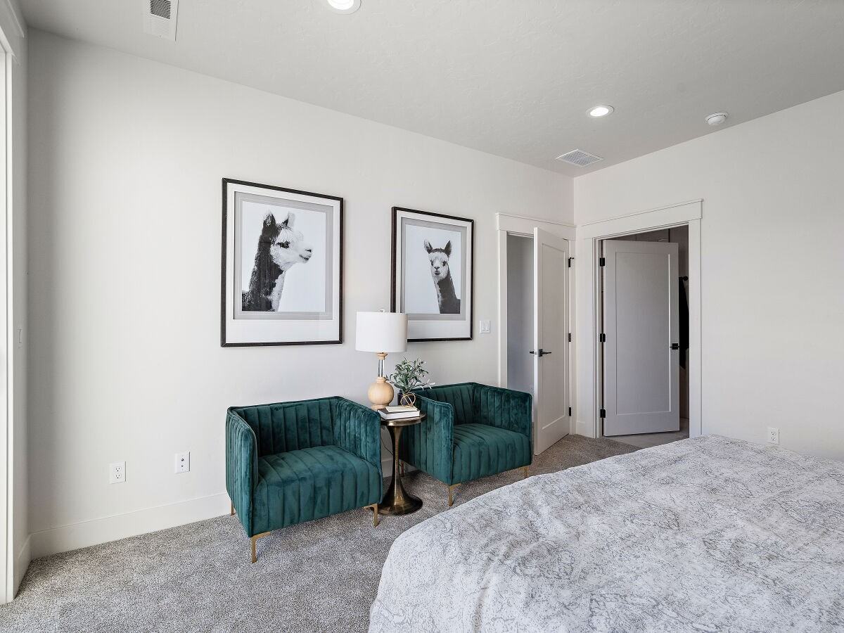 2510 W Iron Coop St #1 - Photo 3 of 50