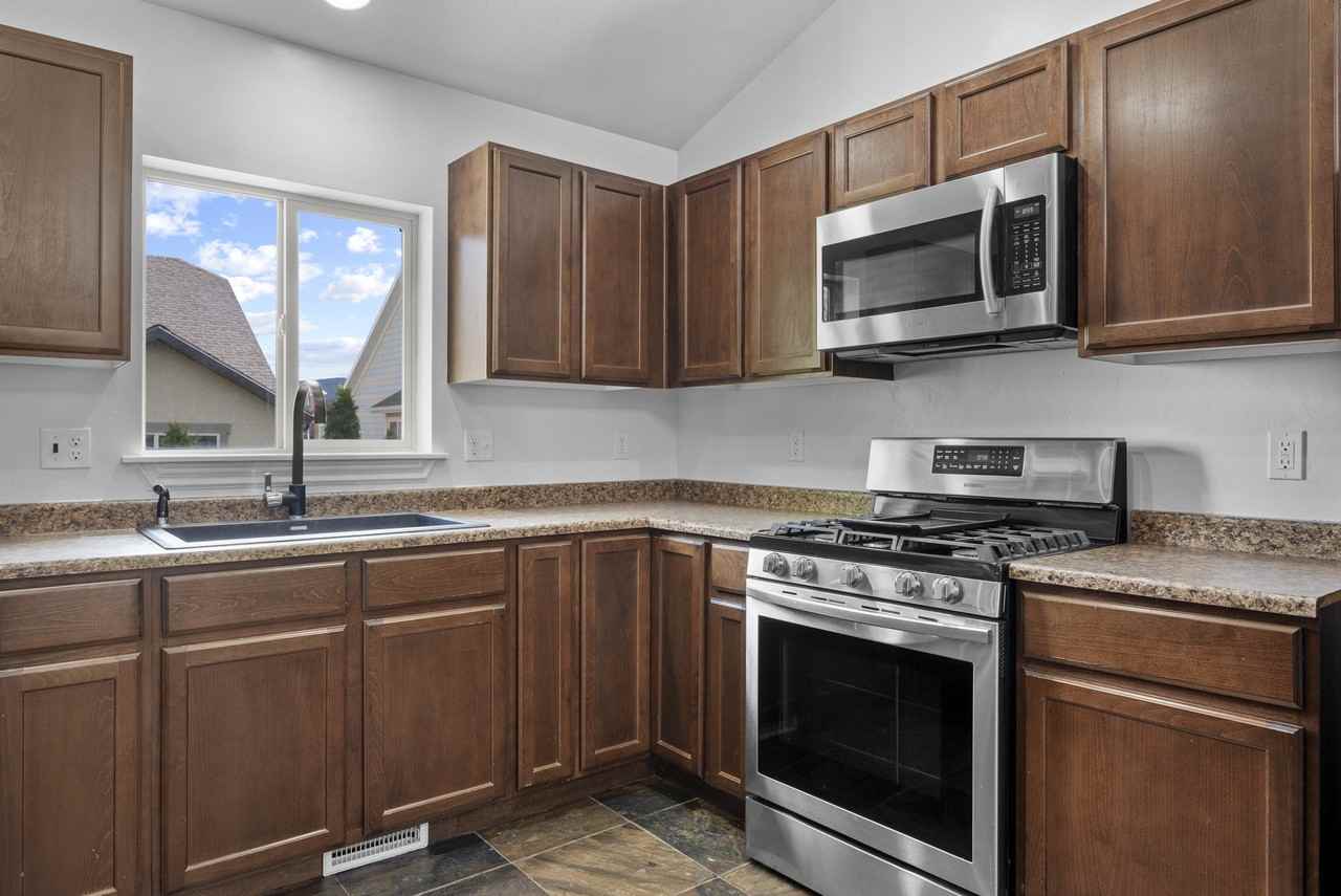 475 Eastsouth - Photo 5 of 36