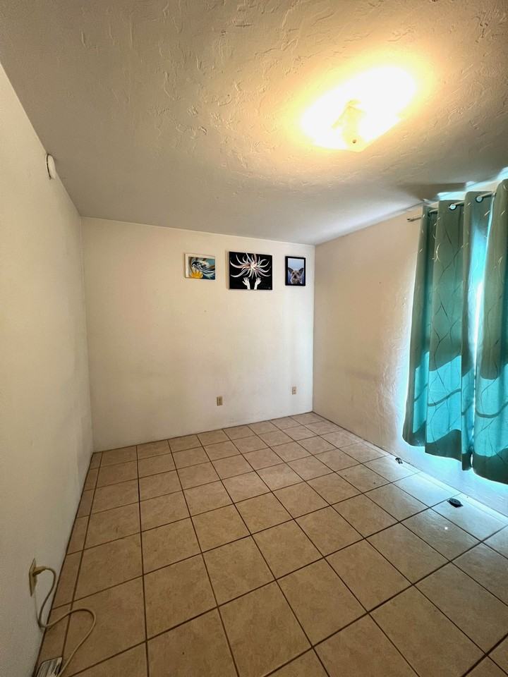 537 Nwave - Photo 2 of 6