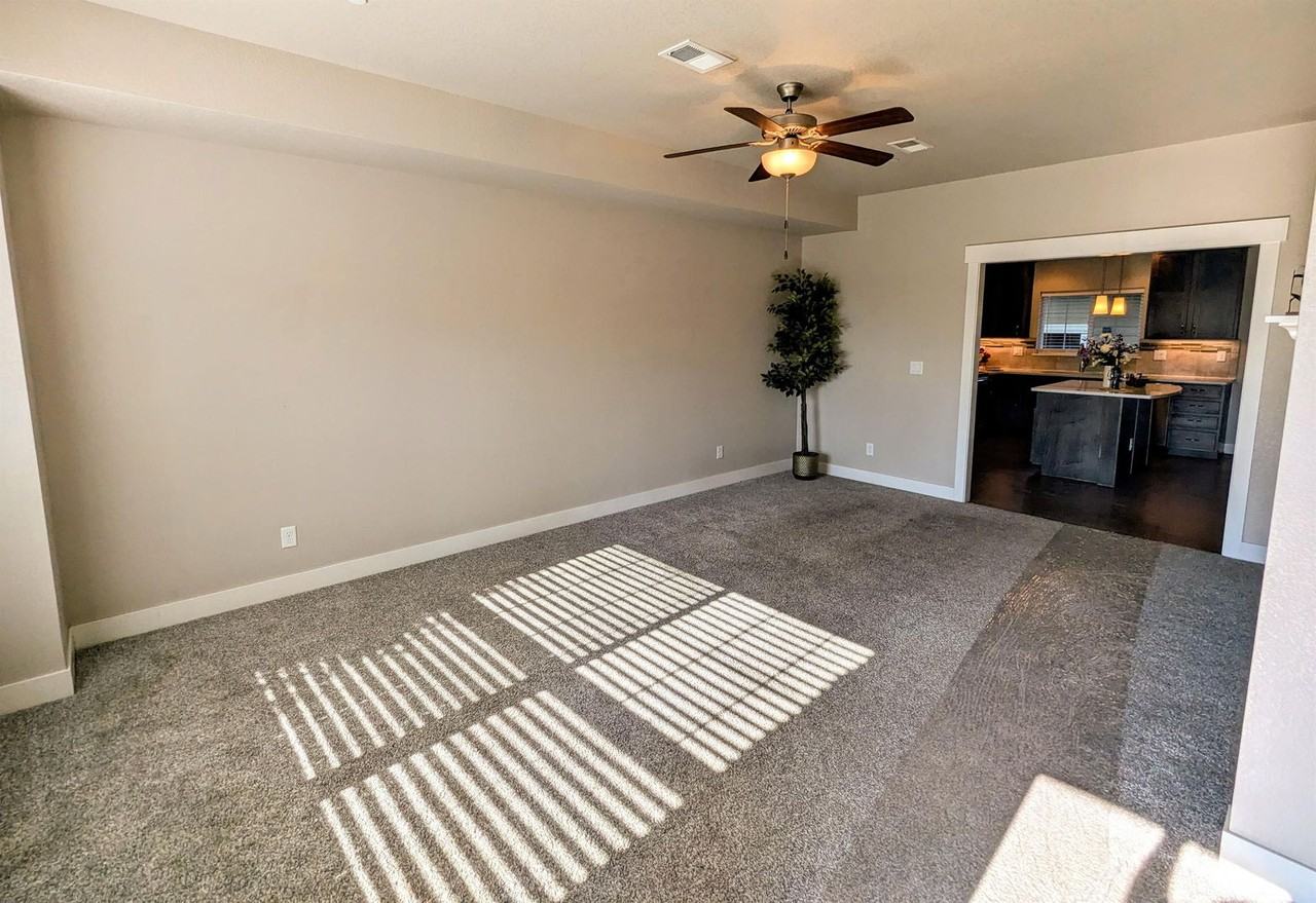 4903 Northern Lights Dr - Photo 2 of 26