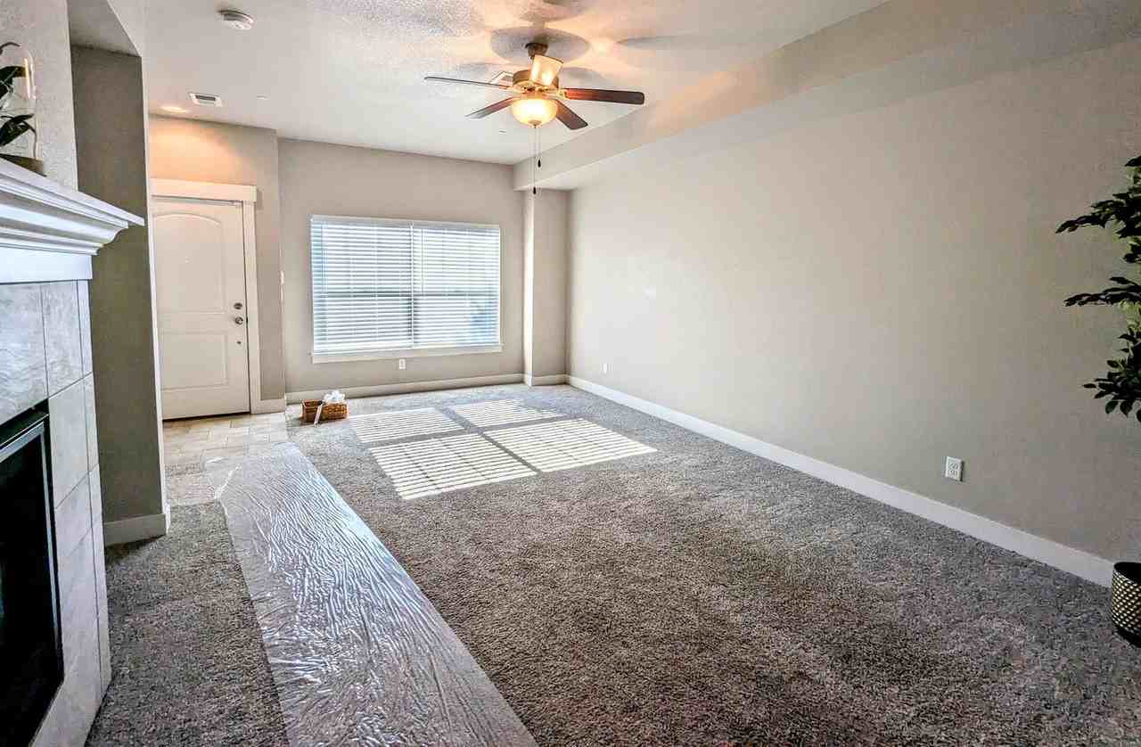 4903 Northern Lights Dr - Photo 4 of 26
