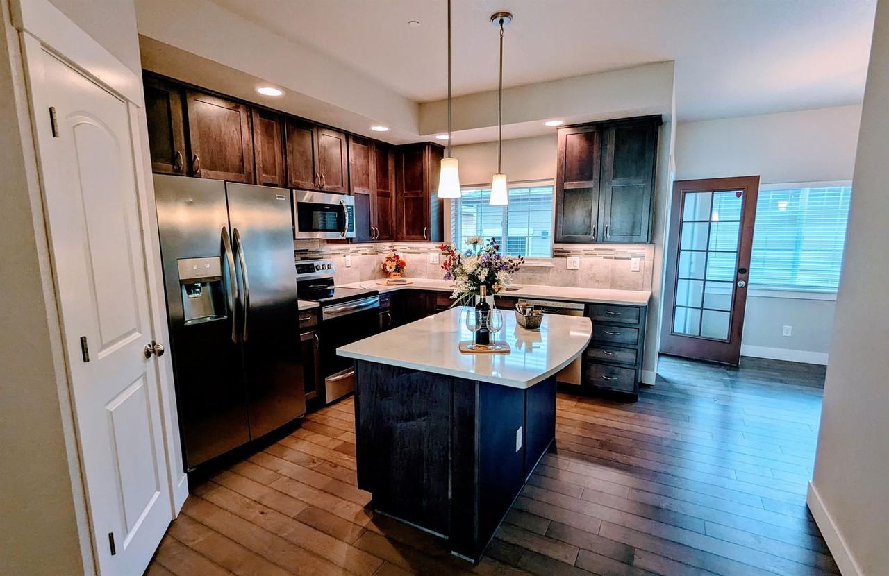 4903 Northern Lights Dr - Photo 5 of 26