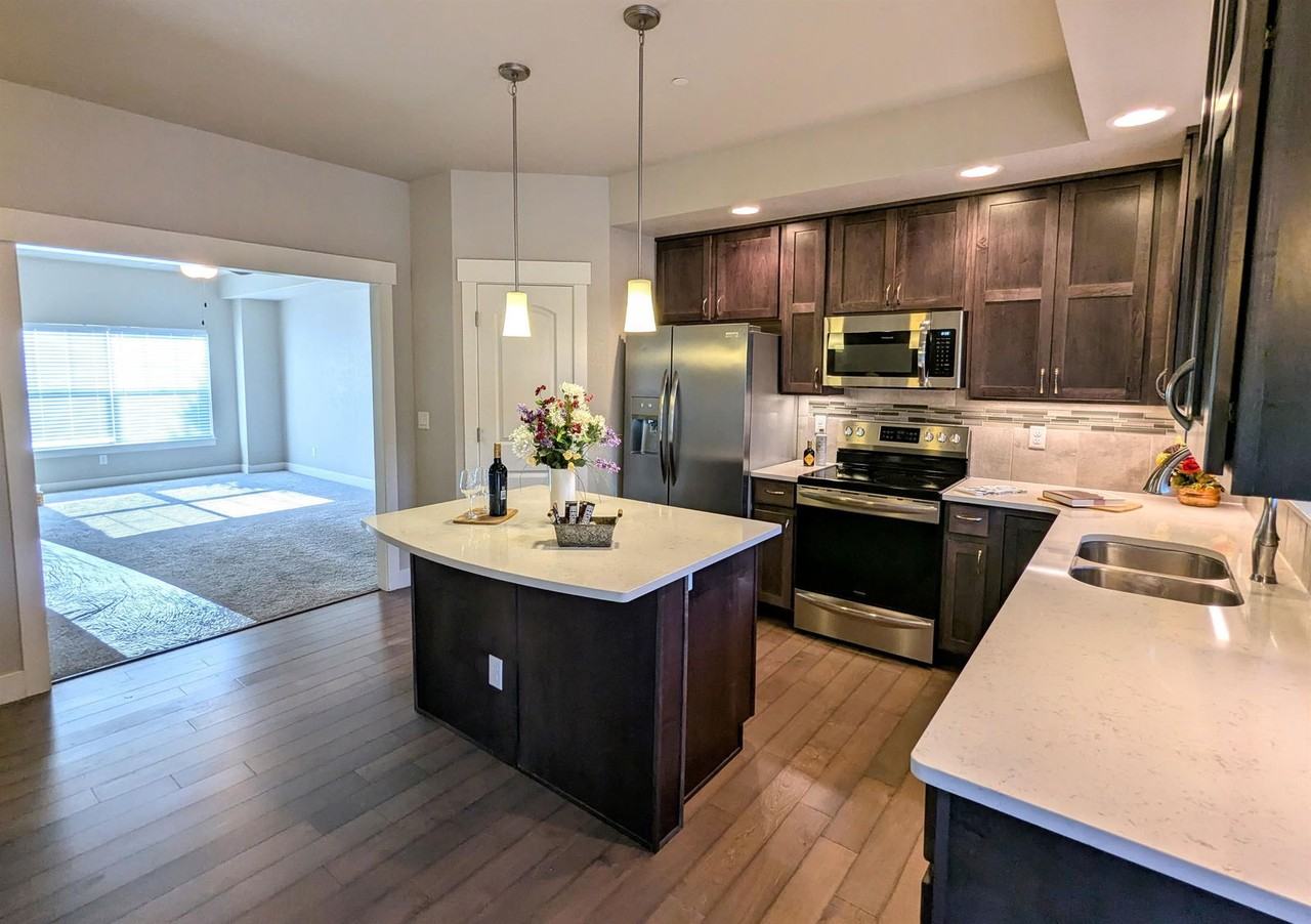 4903 Northern Lights Dr - Photo 6 of 26