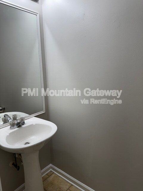 100 Fieldale Rd - Photo 7 of 13