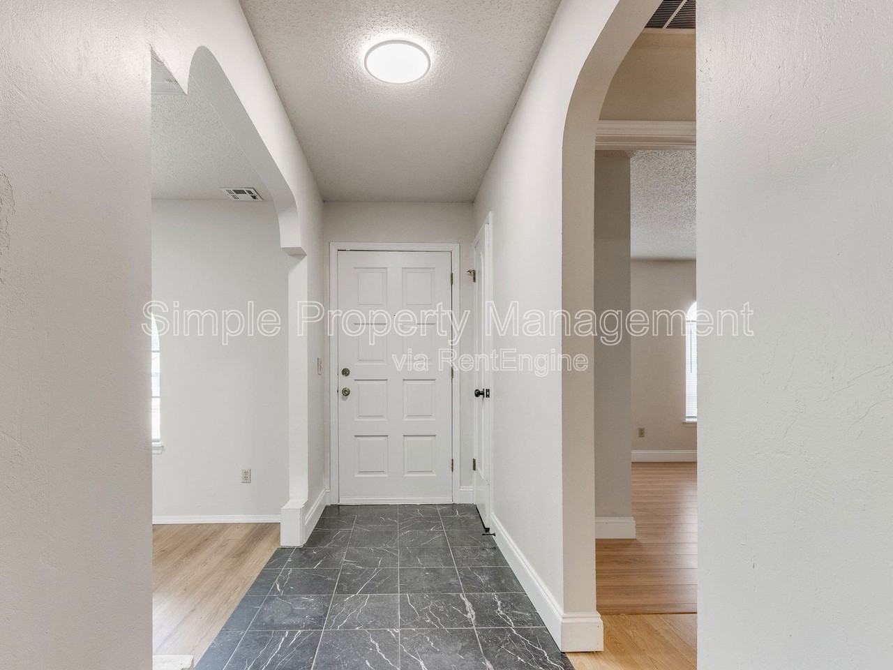 5816 Nw 90th St - Photo 2 of 22