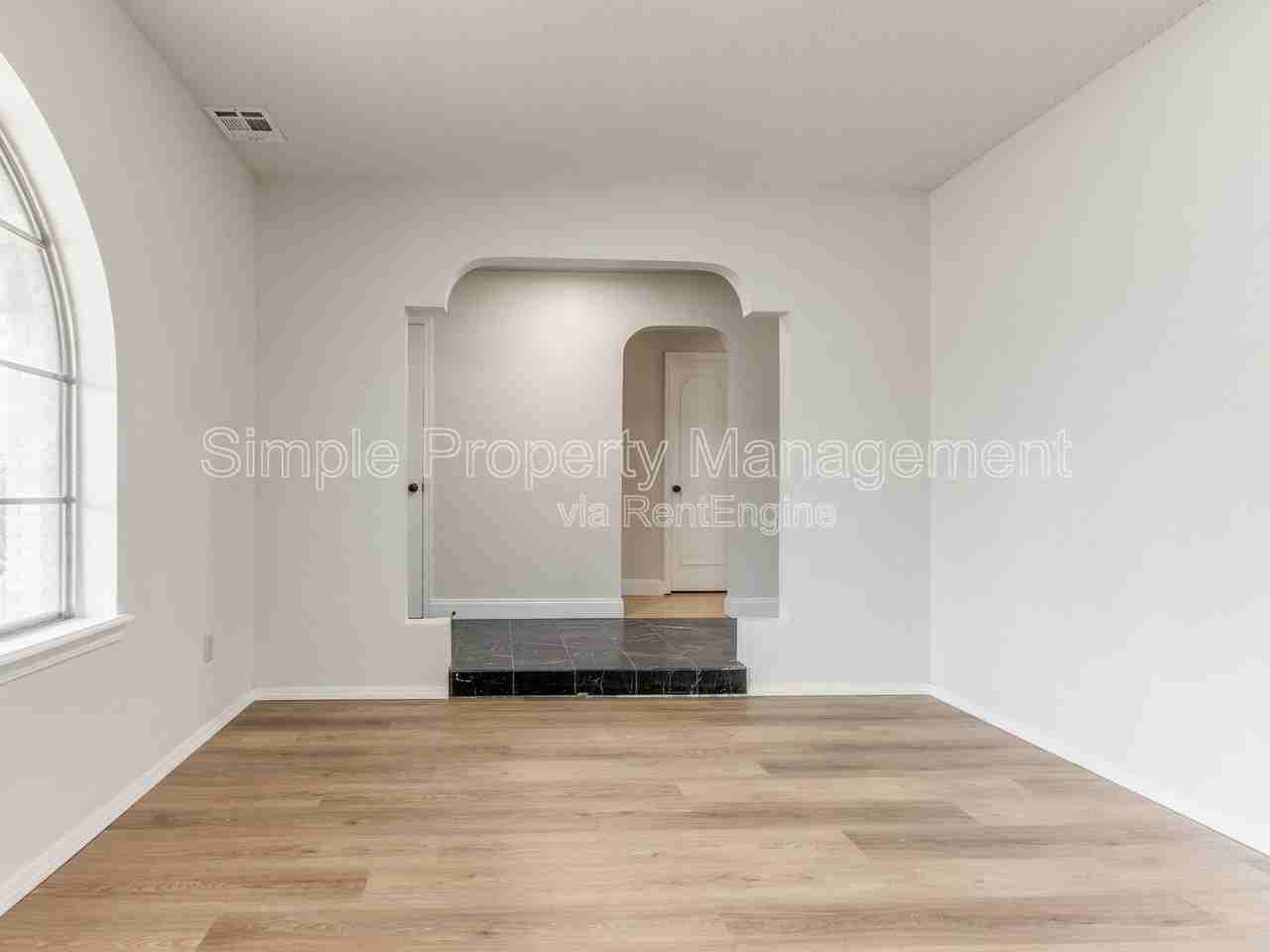 5816 Nw 90th St - Photo 3 of 22