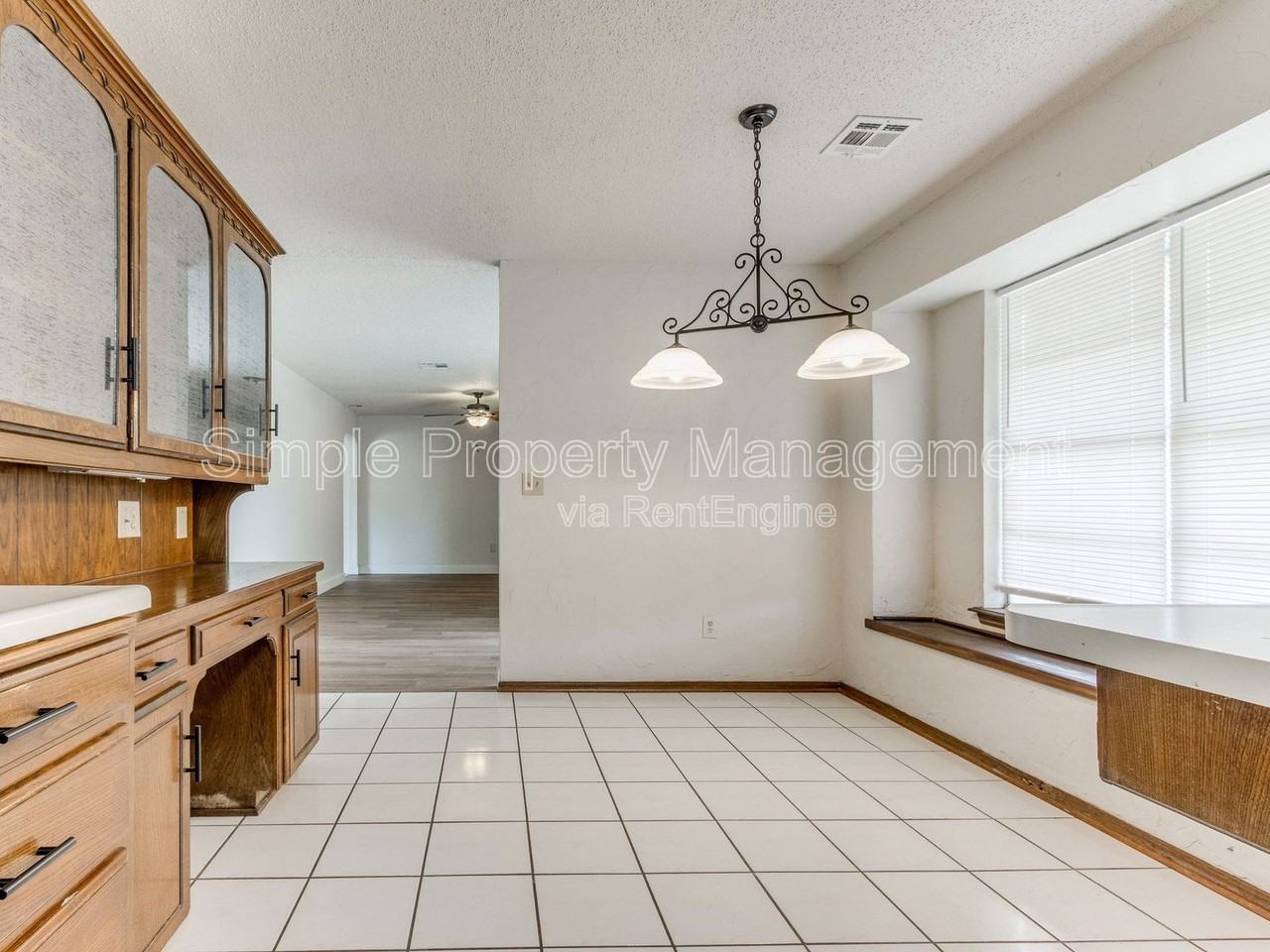 5816 Nw 90th St - Photo 6 of 22
