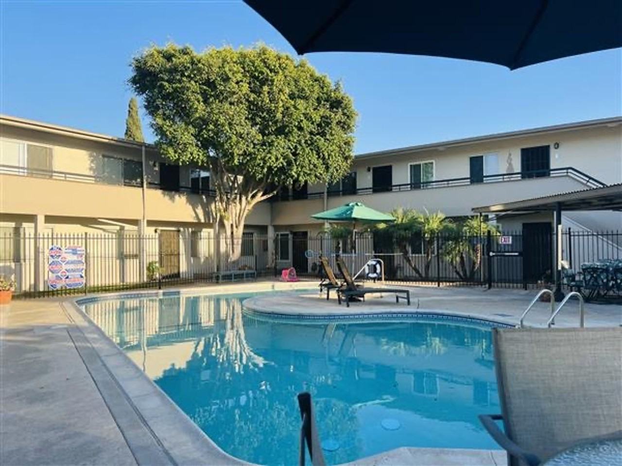 Welcome to the Dailey Court Apartments! - Photo 4 of 5