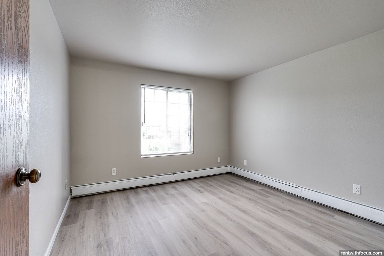 Nova Apartments - Photo 6 of 21