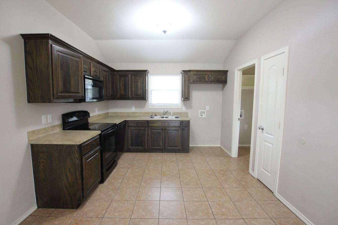 17074 Sentinel Ln - Photo 5 of 15