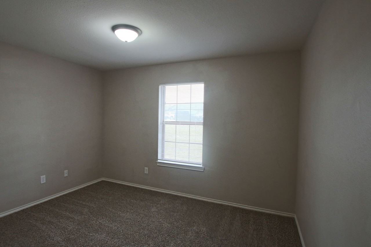 17074 Sentinel Ln - Photo 7 of 15
