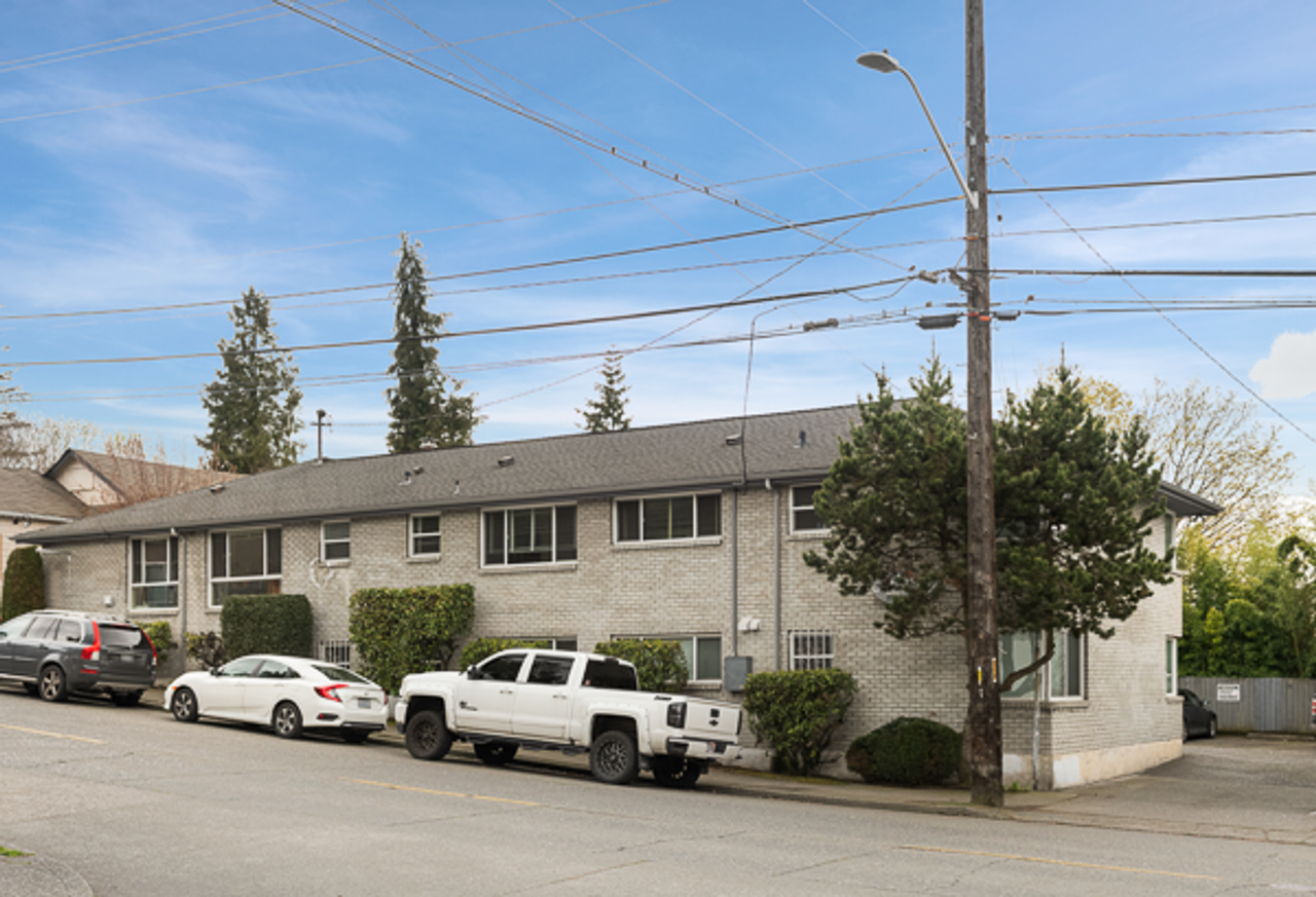 Laurel Apartments - Photo 3 of 8