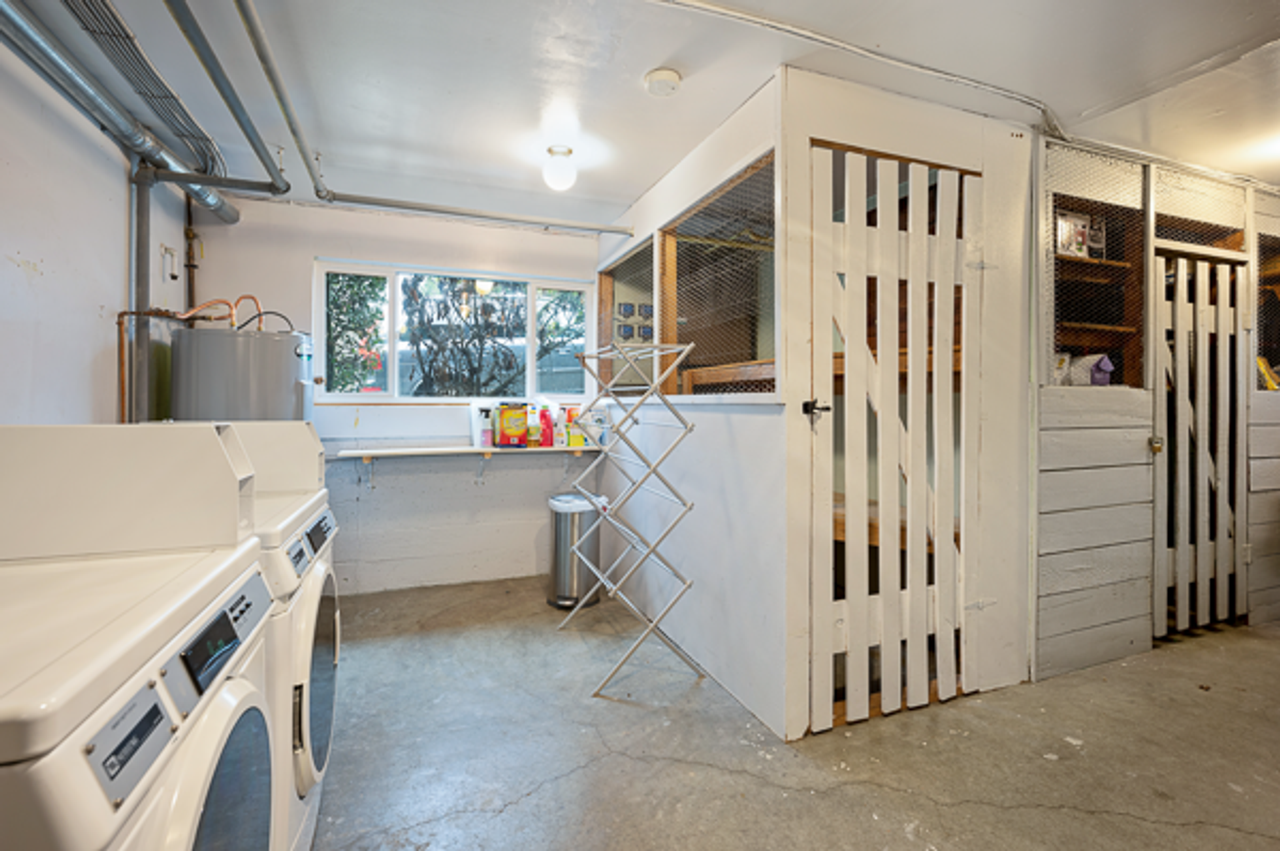 Laurel Apartments - Photo 4 of 8